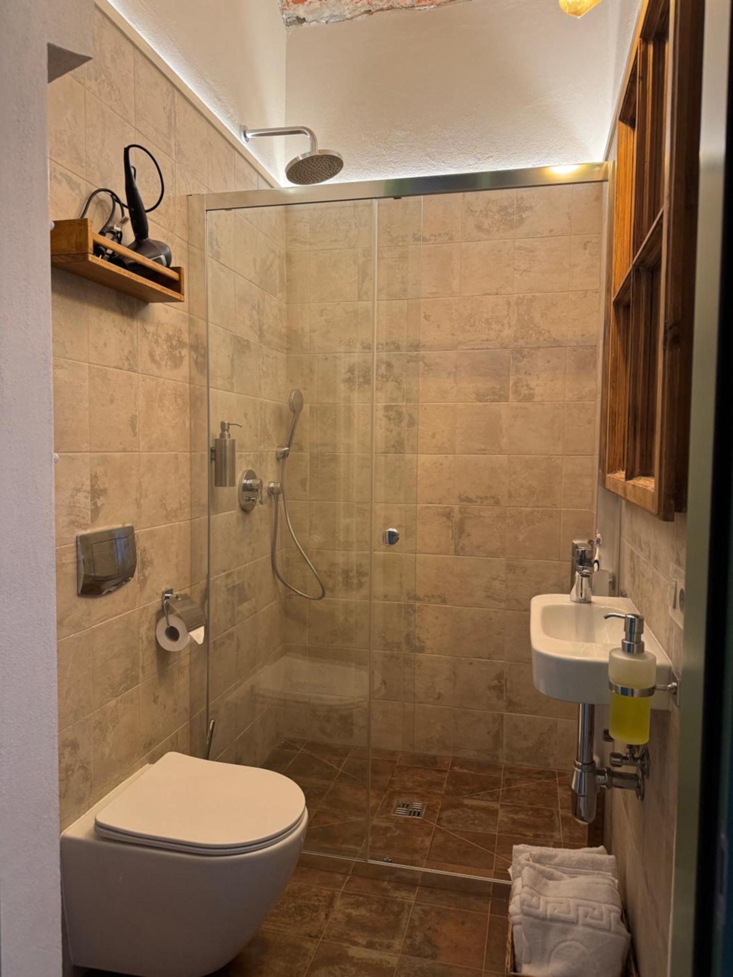 Elite Apart Near Svoboda Avenue Lviv Exterior photo